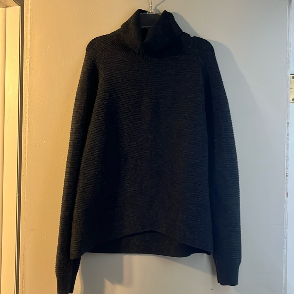 Kuhl Solace Sweater M Womens Ribbed Turtleneck Relaxed Fit Charcoal Slate Gray